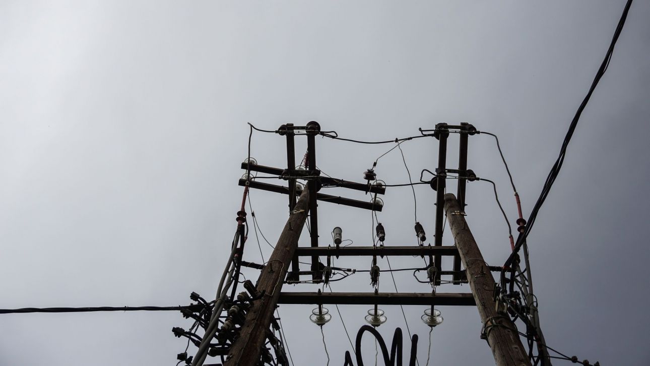 Ένα πτηνό πίσω από το εκτεταμένο μπλακ άουτ στη Λάρισα – 14 απεγκλωβισμοί