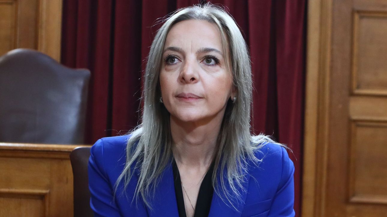 Σεμερτζίδου για ΟΠΕΚΕΠΕ: Έχω μόνο ένα μηχανάκι - Έπρεπε να πάρω άδεια για να οδηγήσω τη Ferrari;