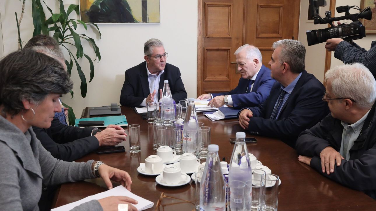 Συνάντηση Κουτσούμπα με αντιπροσωπεία της Εκτελεστικής Επιτροπής της ΚΕΔΕ – Τι συζητήθηκε