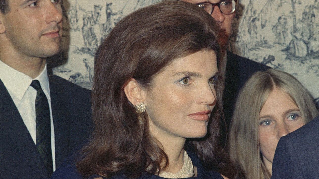 Το παλτό της Τζάκι Κένεντι από τη βραδιά των εκλογών του 1960 θα βγει σε δημοπρασία