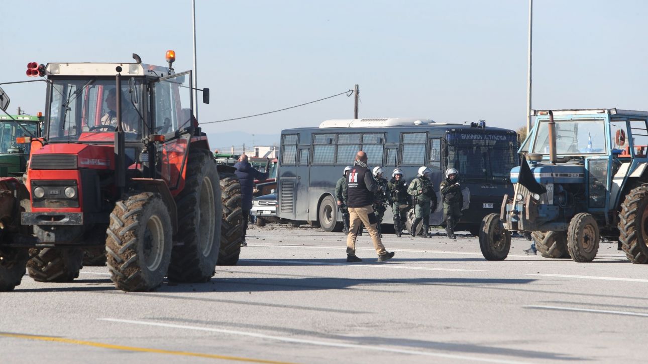 Αυτοκίνητο έπεσε σε τρακτέρ στην Εθνική Οδό Μαλγάρων