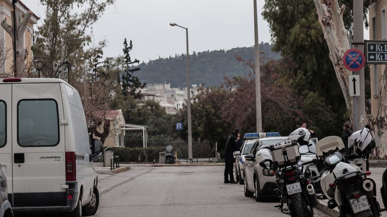 Τηλεφώνημα για βόμβα στην Ευελπίδων