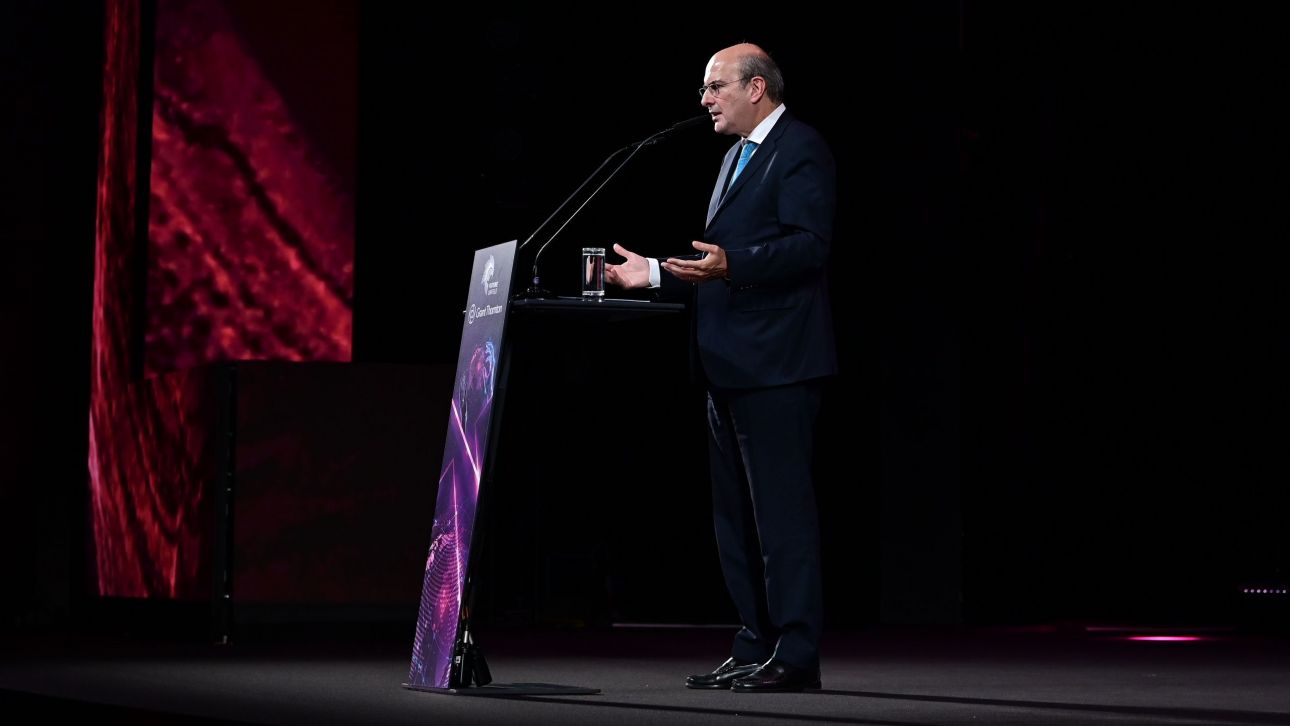 Χατζηδάκης: Ενσωμάτωση της τεχνητής νοημοσύνης στη δημόσια διοίκηση και τις επιχειρήσεις