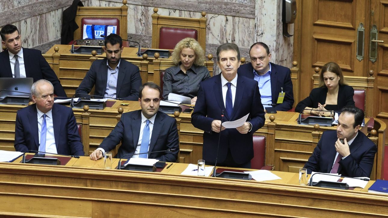 Βουλή: Με τις ψήφους ΝΔ-ΠΑΣΟΚ πέρασε η τροπολογία για την αυστηροποίηση της νομοθεσίας περί όπλων