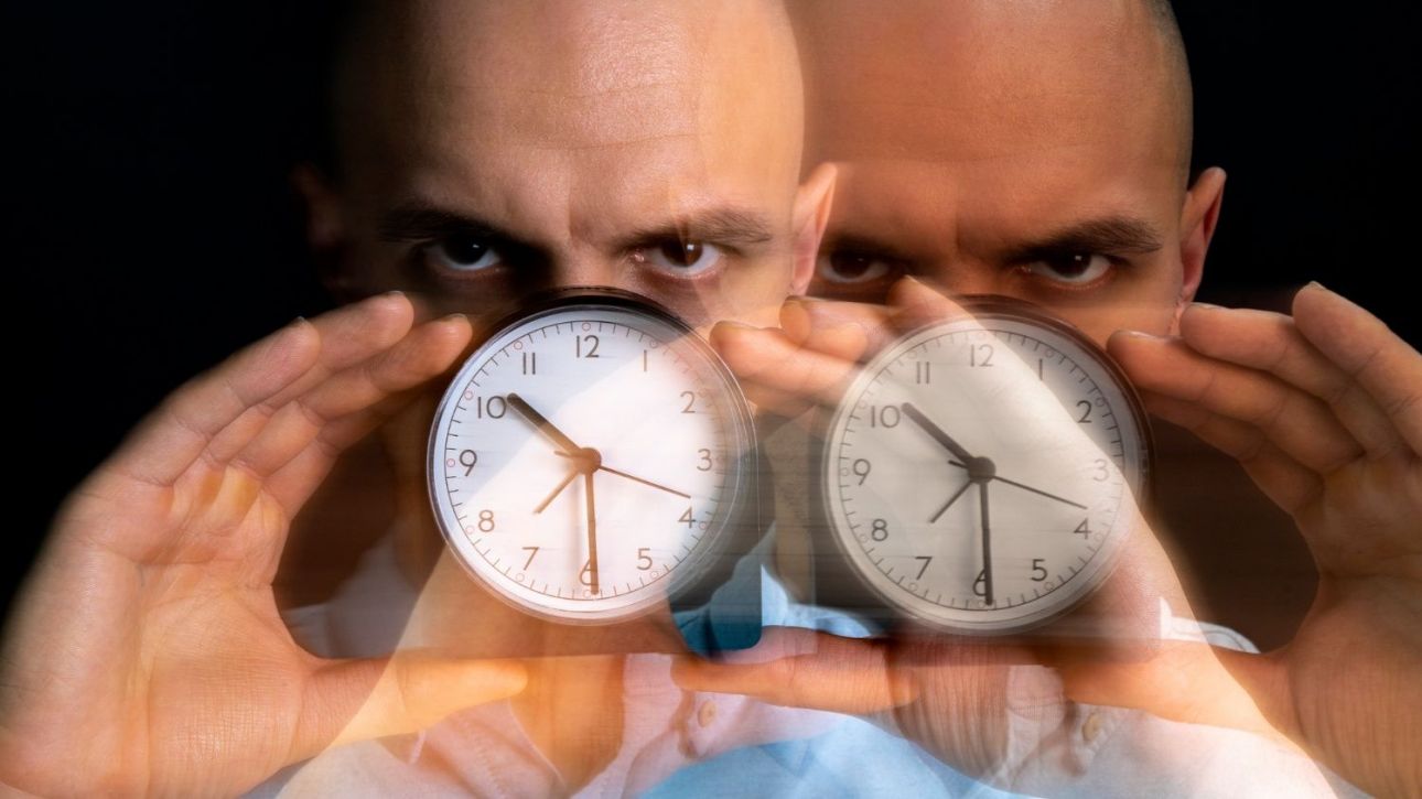 Νέα μελέτη αποκαλύπτει γιατί ο χρόνος μοιάζει να κυλά γρηγορότερα όσο μεγαλώνουμε