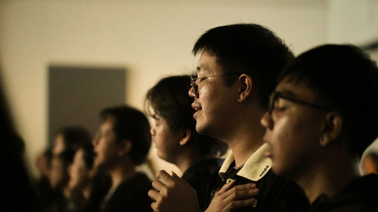 Κινέζοι φοιτητές τραγουδούν σε άπταιστα ελληνικά το «Άσπρα καράβια» – Δείτε το βίντεο