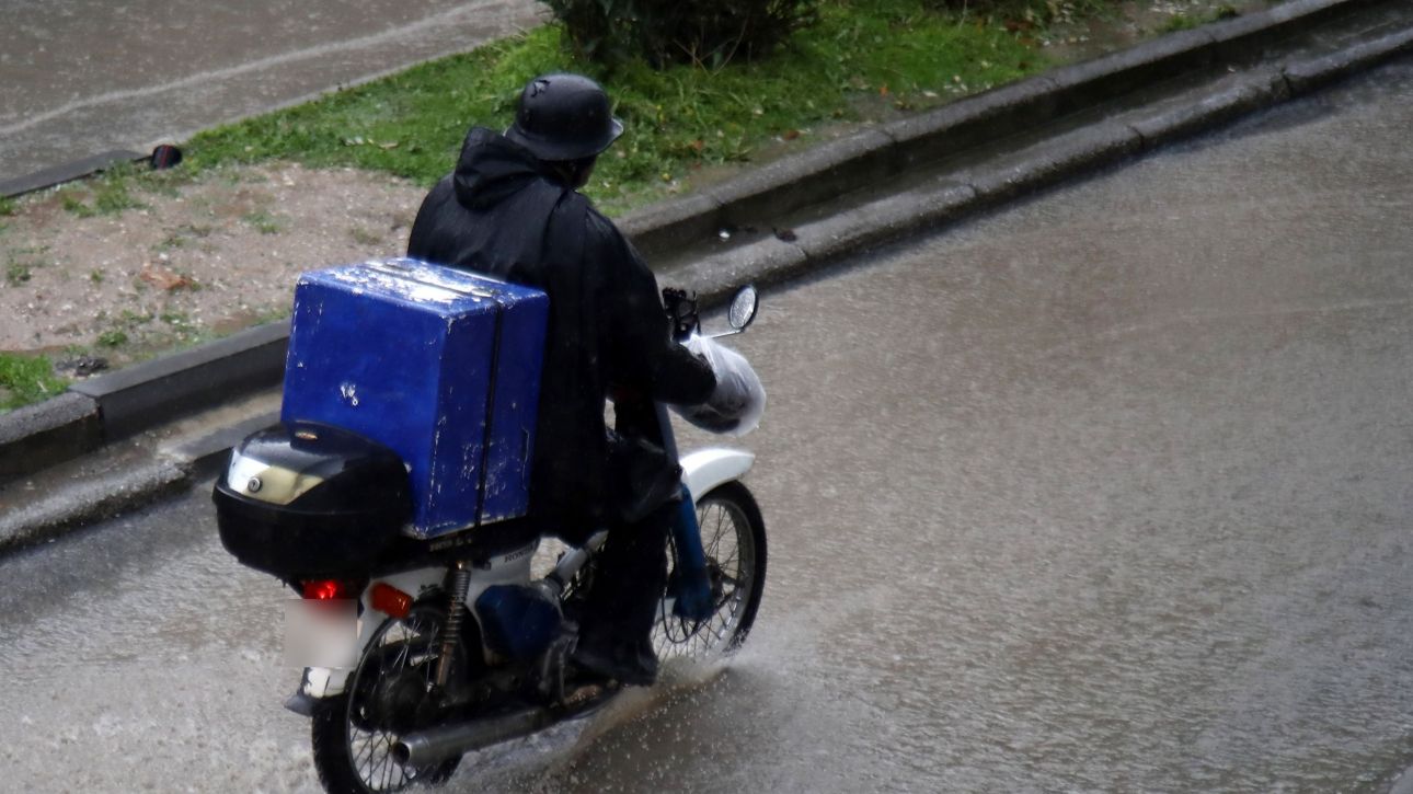 Κακοκαιρία Byron: Τι ισχύει για τους εργαζόμενους σε δημόσιο και ιδιωτικό τομέα