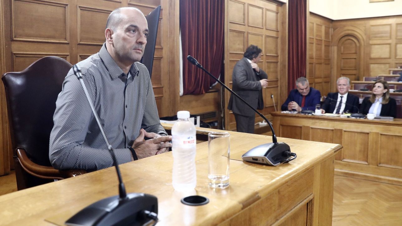 Μαγειρίας – ΟΠΕΚΕΠΕ: Το ορφανοτροφείο, το τζόκερ, ο κακός λύκος και η Ferrari δώρο από τη μητέρα του