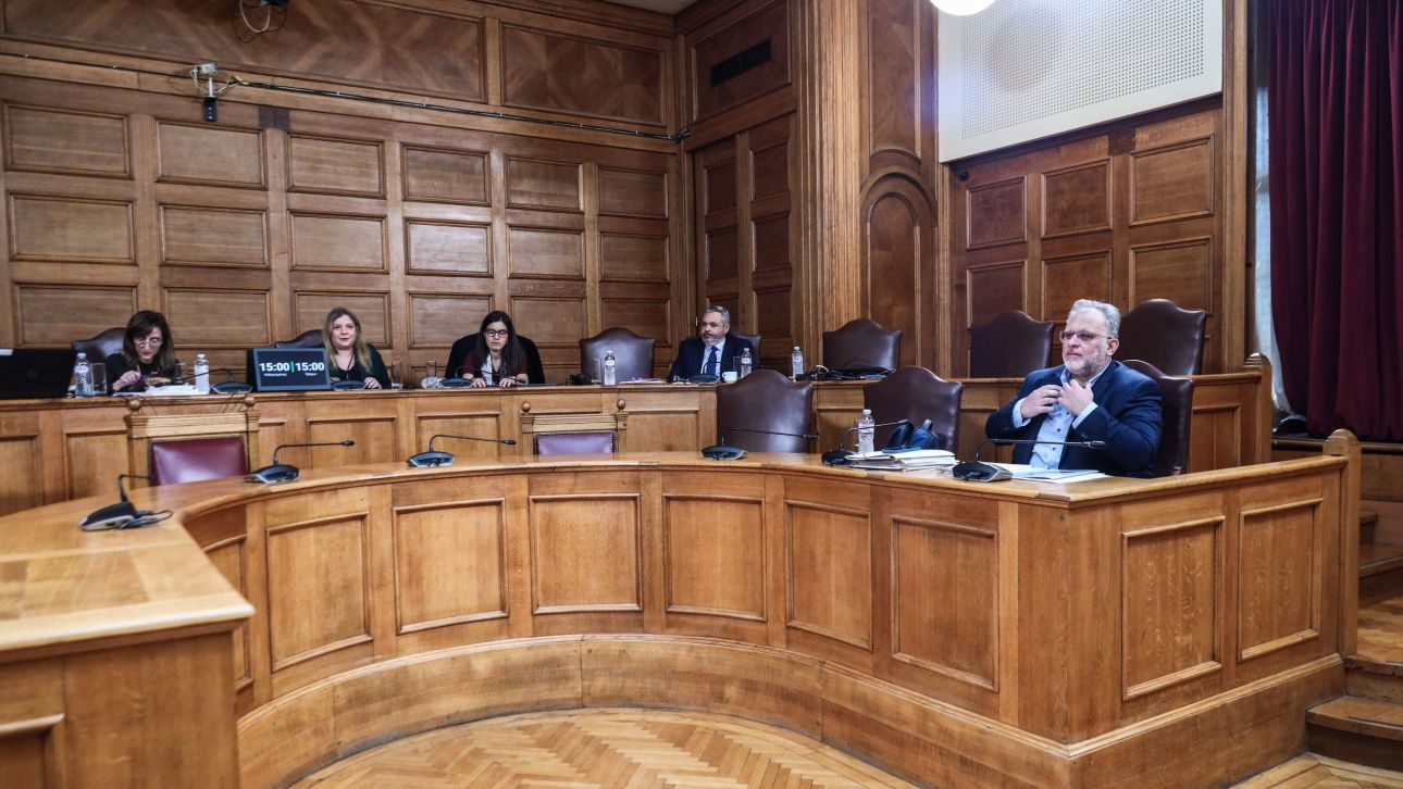 Πόλεμος χαρακωμάτων μετά την κατάθεση του στελέχους του ΠΑΣΟΚ που εμπλέκεται στο σκάνδαλο ΟΠΕΚΕΠΕ