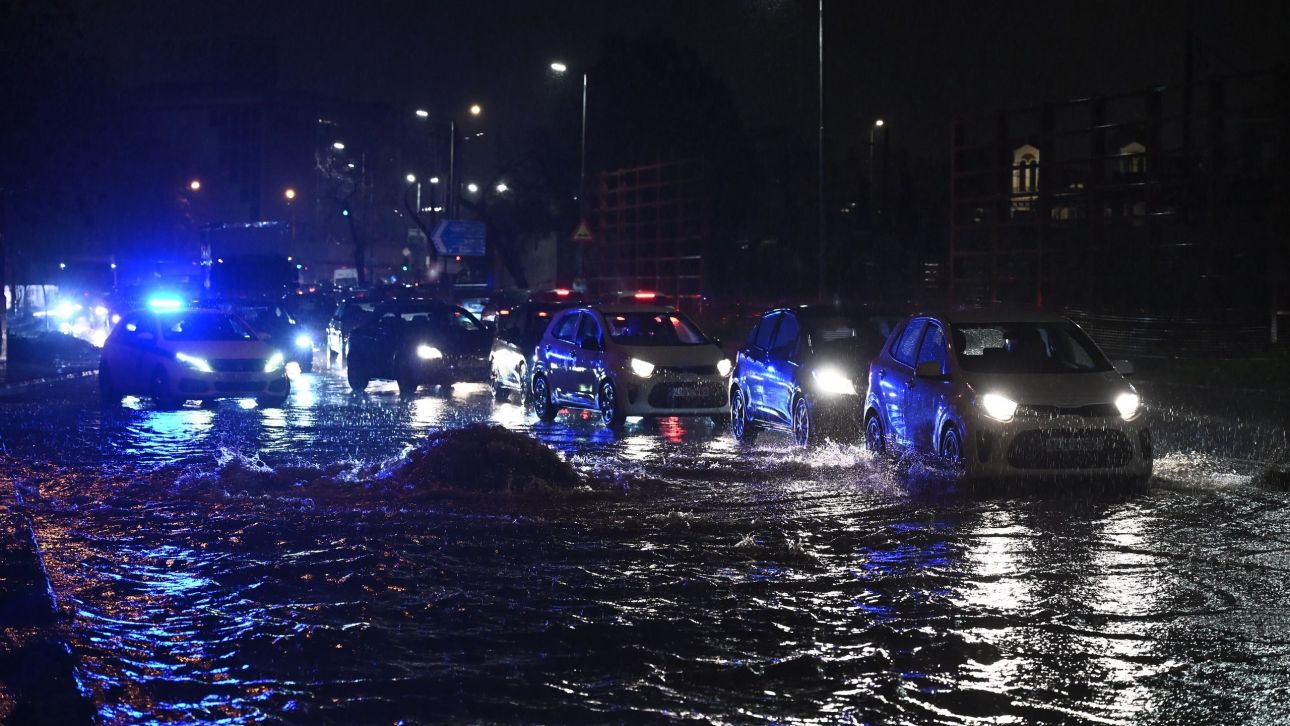 Κακοκαιρία Byron: Ακολουθούν σφοδρότερες καταιγίδες – Εκατοντάδες επιχειρήσεις για άντληση υδάτων