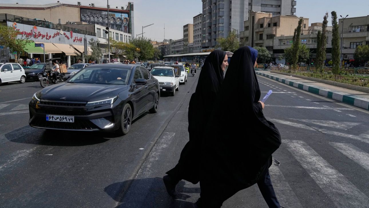 Το Ιράν συνέλαβε διοργανωτές μαραθωνίου επειδή άφησαν γυναίκες να μην φορούν χιτζάμπ