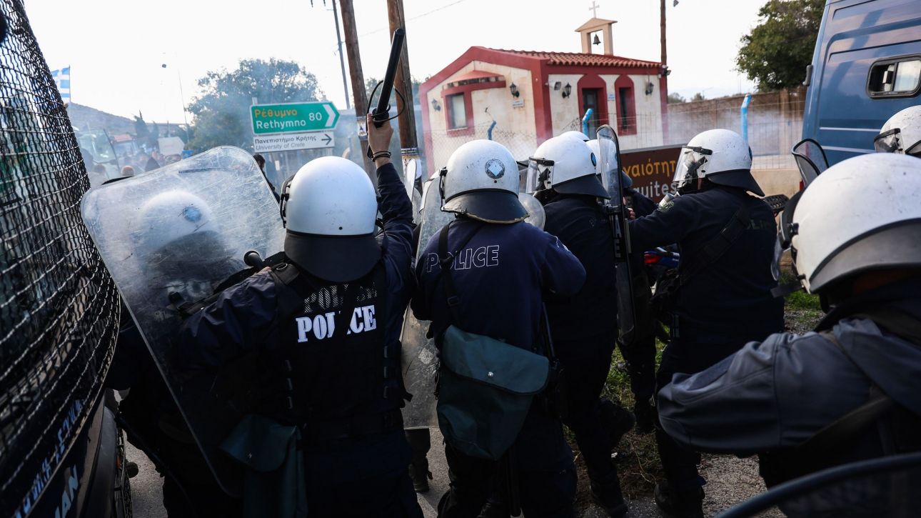 Αγρότες: Διαψεύδει η ΕΛΑΣ τα περί χρήσης πλαστικών σφαιρών στα μπλόκα στο Ηράκλειο