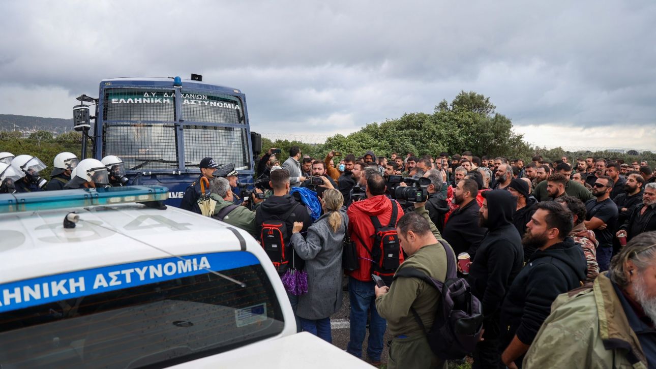 Αγρότες: Παραμένουν στο αεροδρόμιο Χανίων – Στο μπλόκο μετέβη ο Αντιπεριφερειάρχης