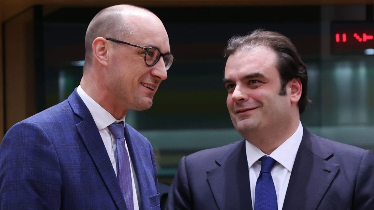 &Sigma;&epsilon; &epsilon;&xi;έ&lambda;&iota;&xi;&eta; &tau;&omicron; &kappa;&rho;ί&sigma;&iota;&mu;&omicron; Eurogroup &gamma;&iota;&alpha; &tau;&eta;&nu; &epsilon;&kappa;&lambda;&omicron;&gamma;ή &pi;&rho;&omicron;έ&delta;&rho;&omicron;&upsilon; - &Sigma;&tau;&iota;&sigmaf; &Beta;&rho;&upsilon;&xi;έ&lambda;&lambda;&epsilon;&sigmaf; &omicron; &Kappa;. &Pi;&iota;&epsilon;&rho;&rho;&alpha;&kappa;ά&kappa;&eta;&sigmaf; (pics)