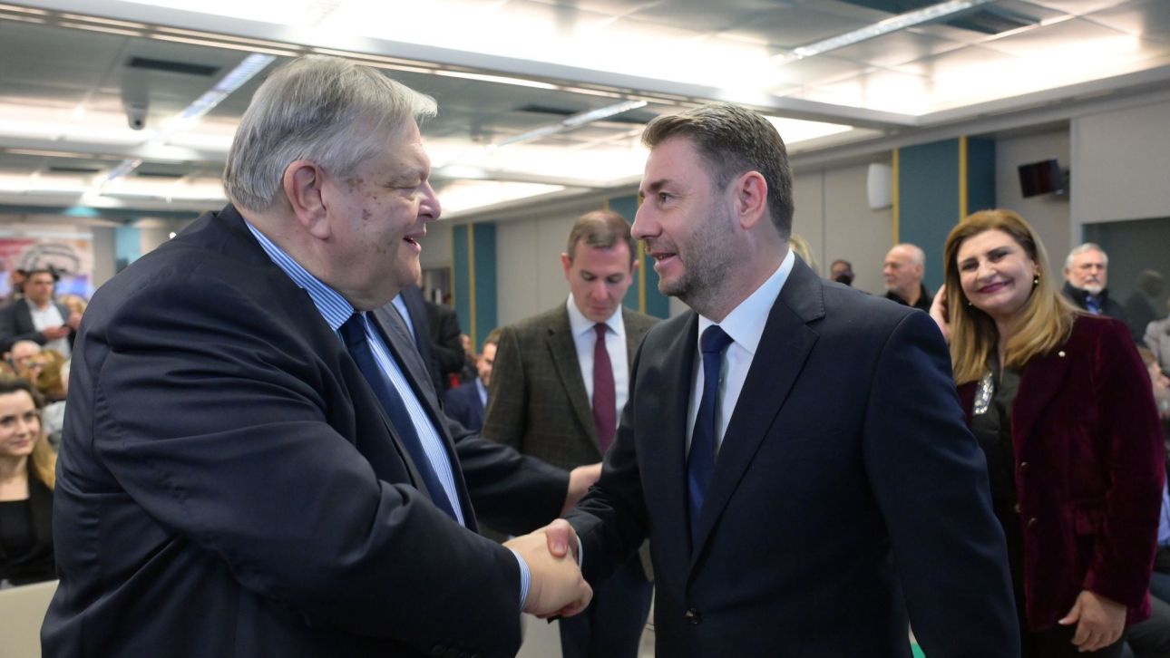 Συνταγματική αναθεώρηση: Στο στόχαστρο του ΠΑΣΟΚ ατιμωρησία υπουργών και θεσμική κρίση