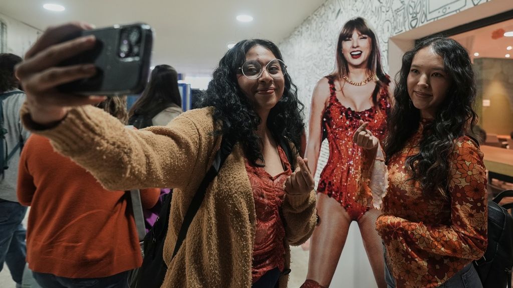 Χάκερ έκλεψαν 5,3 δισ. δολάρια το 2025 ξεγελώντας φαν της Τέιλορ Σουίφτ και άλλων ποπ σταρ