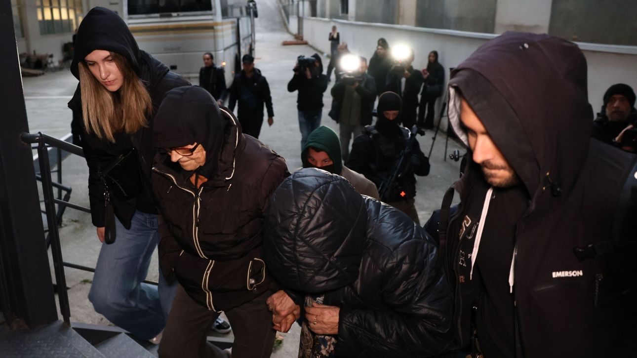 &Omicron;&Pi;&Epsilon;&Kappa;&Epsilon;&Pi;&Epsilon;: &Epsilon;&lambda;&epsilon;ύ&theta;&epsilon;&rho;&eta; &mu;&epsilon; &pi;&epsilon;&rho;&iota;&omicron;&rho;&iota;&sigma;&tau;&iota;&kappa;&omicron;ύ&sigmaf; ό&rho;&omicron;&upsilon;&sigmaf; &eta; &mu;&eta;&tau;έ&rho;&alpha; &tau;&omicron;&upsilon; &phi;&epsilon;&rho;ό&mu;&epsilon;&nu;&omicron;&upsilon; &omega;&sigmaf; &alpha;&rho;&chi;&eta;&gamma;&omicron;ύ &tau;&omicron;&upsilon; &kappa;&upsilon;&kappa;&lambda;ώ&mu;&alpha;&tau;&omicron;&sigmaf;