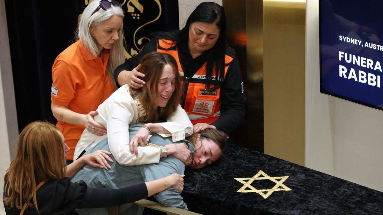 Σίδνεϊ: Άρχισαν οι κηδείες των θυμάτων του αιματοκυλίσματος – Σε κρίσιμη κατάσταση εννέα τραυματίες