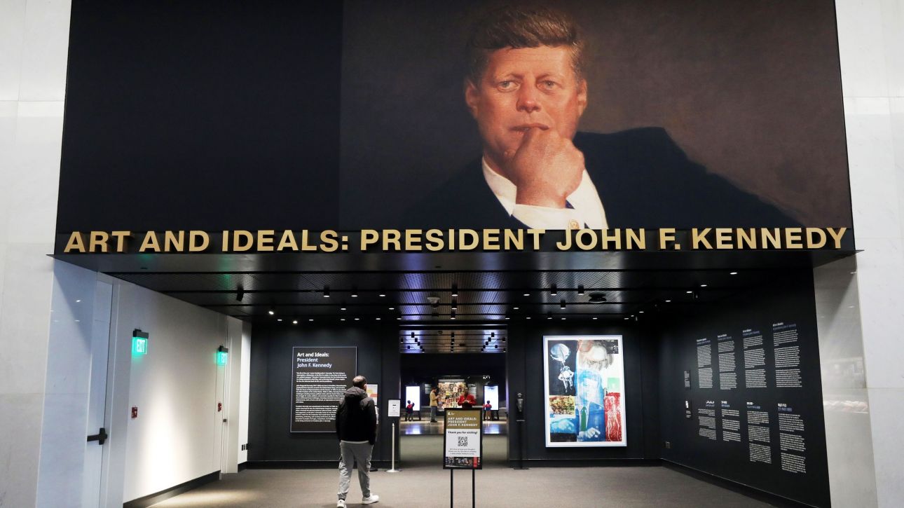 ΗΠΑ: Το Κέντρο Κένεντι μετονομάστηκε σε «Κέντρο Τραμπ – Κένεντι»