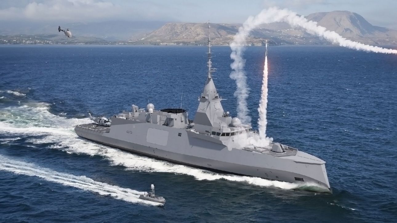 Ιστορική ημέρα για το Πολεμικό Ναυτικό: Η ελληνική σημαία υψώνεται στη φρεγάτα Belharra «Κίμων»