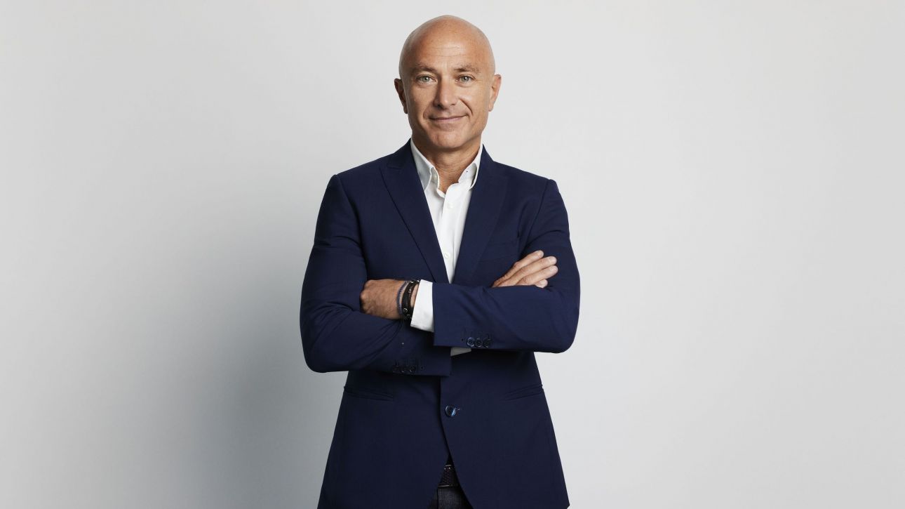 Vodafone &Epsilon;&lambda;&lambda;ά&delta;&alpha;&sigmaf;: &Epsilon;&pi;&epsilon;&nu;&delta;ύ&sigma;&epsilon;&iota;&sigmaf; &sigma;&epsilon; &delta;ί&kappa;&tau;&upsilon;&alpha; &nu;έ&alpha;&sigmaf; &gamma;&epsilon;&nu;&iota;ά&sigmaf; &kappa;&alpha;&iota; &upsilon;&pi;&omicron;&delta;&omicron;&mu;έ&sigmaf; &tau;&epsilon;&lambda;&epsilon;&upsilon;&tau;&alpha;ί&alpha;&sigmaf; &tau;&epsilon;&chi;&nu;&omicron;&lambda;&omicron;&gamma;ί&alpha;&sigmaf;