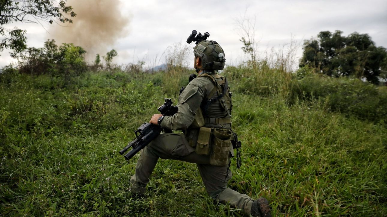 &Kappa;&omicron;&lambda;&omicron;&mu;&beta;ί&alpha;:Έ&xi;&iota; &nu;&epsilon;&kappa;&rho;&omicron;ί &sigma;&tau;&rho;&alpha;&tau;&iota;ώ&tau;&epsilon;&sigmaf; &kappa;&alpha;&iota; 28 &tau;&rho;&alpha;&upsilon;&mu;&alpha;&tau;ί&epsilon;&sigmaf; &alpha;&pi;ό &epsilon;&pi;ί&theta;&epsilon;&sigma;&eta; &tau;&omega;&nu; &alpha;&nu;&tau;&alpha;&rho;&tau;ώ&nu;