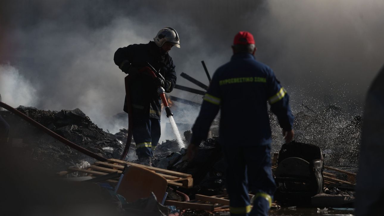 Ρέντη: Φωτιά στον προαύλιο χώρο βιομηχανίας