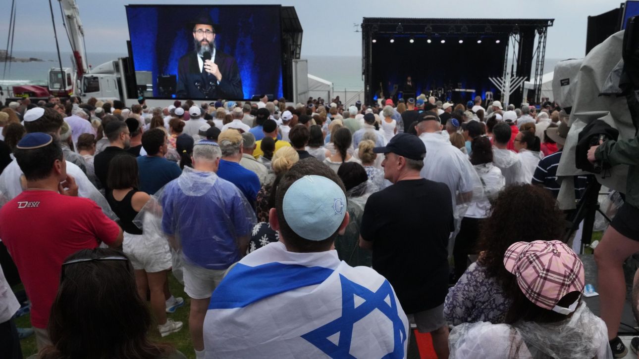 Η Αυστραλία τήρησε ενός λεπτού σιγή στη μνήμη των θυμάτων της επίθεσης στο Σίδνεϊ