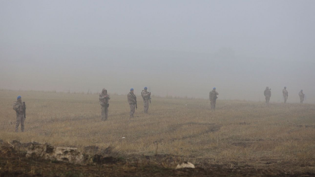 &Sigma;&tau;&eta; &Gamma;&alpha;&lambda;&lambda;ί&alpha; &tau;&alpha; &mu;&alpha;ύ&rho;&alpha; &kappa;&omicron;&upsilon;&tau;&iota;ά &tau;&omicron;&upsilon; Falcon &pi;&omicron;&upsilon; &sigma;&upsilon;&nu;&epsilon;&tau;&rho;ί&beta;&eta; &sigma;&tau;&eta;&nu; Ά&gamma;&kappa;&upsilon;&rho;&alpha; -&Tau;&omicron; &chi;&omega;&rho;&iota;ό &pi;&omicron;&upsilon; &gamma;&lambda;ύ&tau;&omega;&sigma;&epsilon; &sigma;&tau;&omicron; &pi;&alpha;&rho;ά &pi;έ&nu;&tau;&epsilon;