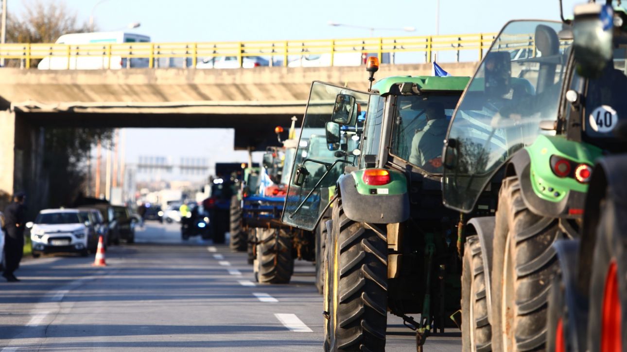 Ρήγμα στο μπλόκο στα Πράσινα Φανάρια – Αγρότες από Χαλκιδική διαφώνησαν και αποχώρησαν Ρήγμα στο μπλόκο στα Πράσινα Φανάρια – Αγρότες από Χαλκιδική διαφώνησαν και αποχώρησαν