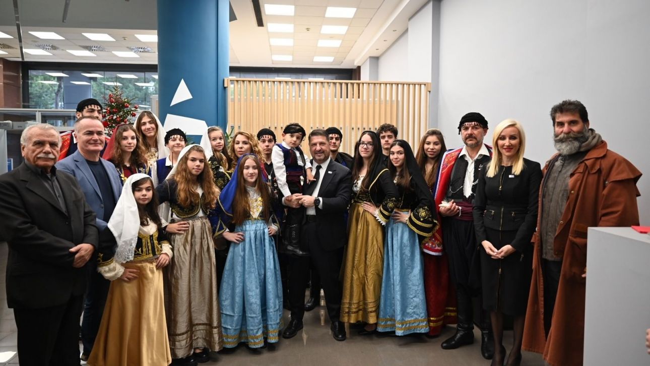 Νίκος Χαρδαλιάς: «Η Πρωτοχρονιά μας βρίσκει με ίδιες πολύτιμες αξίες: παράδοση, ανθρωπιά και ελπίδα» Νίκος Χαρδαλιάς: «Η Πρωτοχρονιά μας βρίσκει με ίδιες πολύτιμες αξίες: παράδοση, ανθρωπιά και ελπίδα»