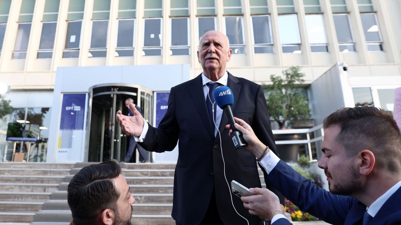 &Gamma;&iota;ώ&rho;&gamma;&omicron;&sigmaf; &Pi;&alpha;&pi;&alpha;&delta;ά&kappa;&eta;&sigmaf;: &Theta;&lambda;ί&psi;&eta; &gamma;&iota;&alpha; &tau;&omicron;&nu; &theta;ά&nu;&alpha;&tau;&omicron; &tau;&omicron;&upsilon; &kappa;&alpha;&tau;&alpha;&xi;&iota;&omega;&mu;έ&nu;&omicron;&upsilon; &delta;&eta;&mu;&omicron;&sigma;&iota;&omicron;&gamma;&rho;ά&phi;&omicron;&upsilon; - &Eta; &alpha;&xi;&iota;&omicron;&zeta;ή&lambda;&epsilon;&upsilon;&tau;&eta; &kappa;&alpha;&rho;&iota;έ&rho;&alpha; &tau;&omicron;&upsilon;