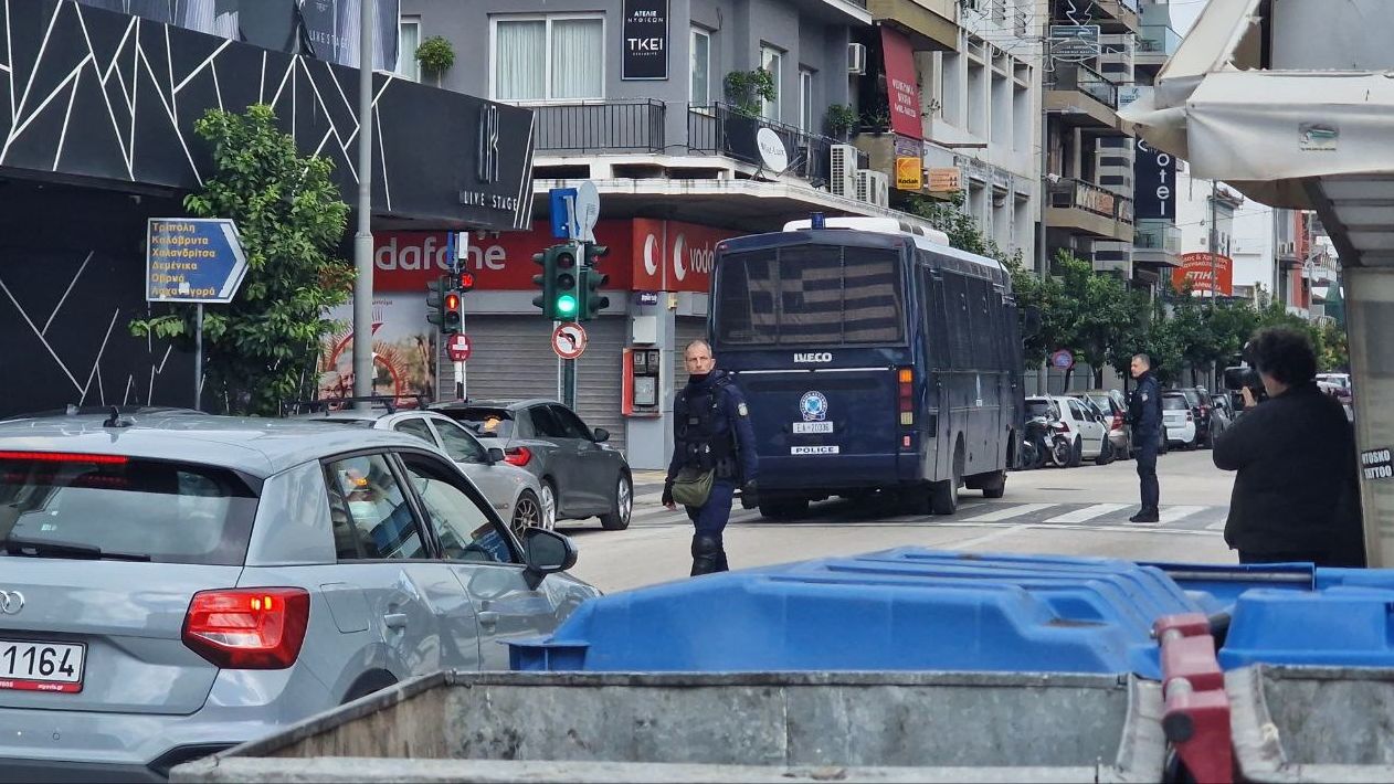 &Pi;ά&tau;&rho;&alpha;: &Tau;&alpha;&upsilon;&tau;&omicron;&pi;&omicron;&iota;ή&theta;&eta;&kappa;&alpha;&nu; ά&lambda;&lambda;&omicron;&iota; &delta;ύ&omicron; &delta;&rho;ά&sigma;&tau;&epsilon;&sigmaf; &gamma;&iota;&alpha; &tau;&omicron;&nu; &theta;&alpha;&nu;ά&sigma;&iota;&mu;&omicron; &xi;&upsilon;&lambda;&omicron;&delta;&alpha;&rho;&mu;ό &tau;&omicron;&upsilon; 30&chi;&rho;&omicron;&nu;&omicron;&upsilon;- &Gamma;&nu;&omega;&sigma;&tau;&omicron;ί &sigma;&tau;&iota;&sigmaf; &alpha;&rho;&chi;έ&sigmaf;