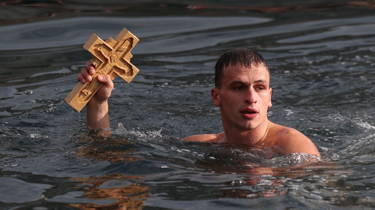 &Theta;&epsilon;&sigma;&sigma;&alpha;&lambda;&omicron;&nu;ί&kappa;&eta;: &Mu;&epsilon;&gamma;&alpha;&lambda;&omicron;&pi;&rho;&epsilon;&pi;ή&sigmaf; &epsilon;&omicron;&rho;&tau;&alpha;&sigma;&mu;ό&sigmaf; &tau;&omega;&nu; &Theta;&epsilon;&omicron;&phi;&alpha;&nu;&epsilon;ί&omega;&nu; - &Pi;&omicron;&iota;&omicron;&sigmaf; έ&pi;&iota;&alpha;&sigma;&epsilon; &tau;&omicron;&nu; &Sigma;&tau;&alpha;&upsilon;&rho;ό