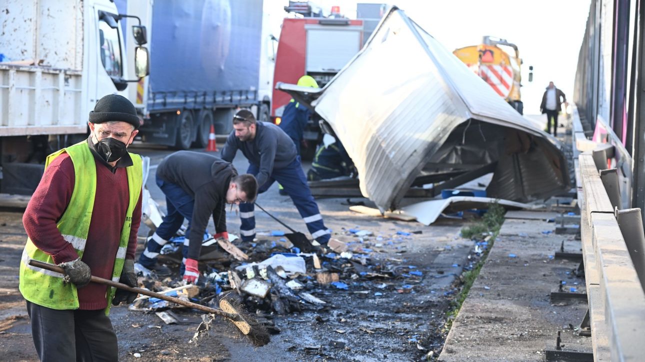 &Nu;&epsilon;&kappa;&rho;ό&sigmaf; &omicron; έ&nu;&alpha;&sigmaf; &omicron;&delta;&eta;&gamma;ό&sigmaf; &alpha;&pi;ό &tau;&omicron; &tau;&rho;&omicron;&chi;&alpha;ί&omicron; &sigma;&tau;&eta; &lambda;&epsilon;&omega;&phi;ό&rho;&omicron; &Kappa;&eta;&phi;&iota;&sigma;&omicron;ύ