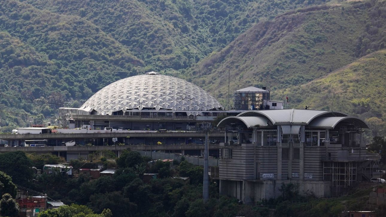 Η Βενεζουέλα θα αφήσει ελεύθερο «σημαντικό αριθμό» κρατουμένων – «Χειρονομία επιδίωξης της ειρήνης»