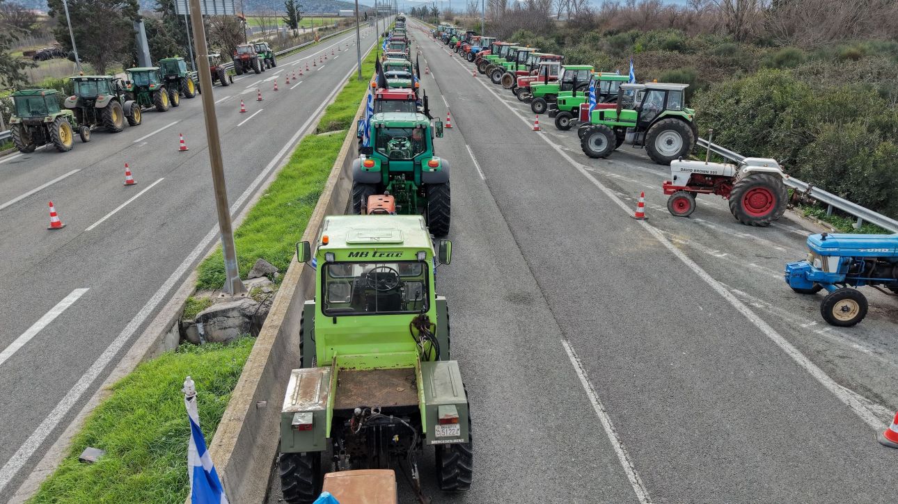 Κλιμακώνουν οι αγρότες εν μέσω της συνάντησης στο Μαξίμου: Μπλόκα σε Νίκαια, Μάλγαρα, Μουδανιά