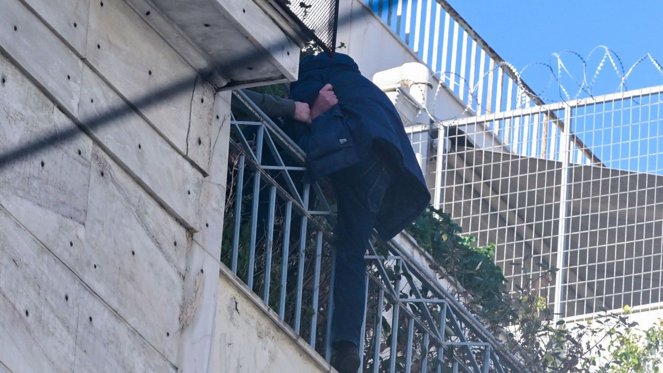 &Alpha;ί&sigma;&iota;&omicron; &tau;έ&lambda;&omicron;&sigmaf; &gamma;&iota;&alpha; &tau;&omicron;&nu; ά&nu;&delta;&rho;&alpha; &pi;&omicron;&upsilon; &alpha;&pi;&epsilon;&iota;&lambda;&omicron;ύ&sigma;&epsilon; &nu;&alpha; &pi;έ&sigma;&epsilon;&iota; &alpha;&pi;ό &kappa;&tau;ή&rho;&iota;&omicron; &sigma;&tau;&omicron; &kappa;έ&nu;&tau;&rho;&omicron; &tau;&eta;&sigmaf; &Alpha;&theta;ή&nu;&alpha;&sigmaf;