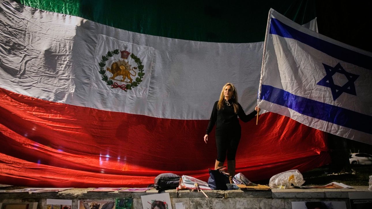 &laquo;&Delta;&epsilon;&nu; &theta;&alpha; &epsilon;&pi;&iota;&tau;&epsilon;&theta;&omicron;ύ&mu;&epsilon;&raquo;: &Mu;&upsilon;&sigma;&tau;&iota;&kappa;έ&sigmaf; &delta;&iota;&alpha;&beta;&epsilon;&beta;&alpha;&iota;ώ&sigma;&epsilon;&iota;&sigmaf; &mu;έ&sigma;&omega;... &Rho;&omega;&sigma;ί&alpha;&sigmaf; &alpha;&pi;ό &tau;&omicron; &Iota;&sigma;&rho;&alpha;ή&lambda; &kappa;&alpha;&iota; &tau;&omicron; &Iota;&rho;ά&nu;