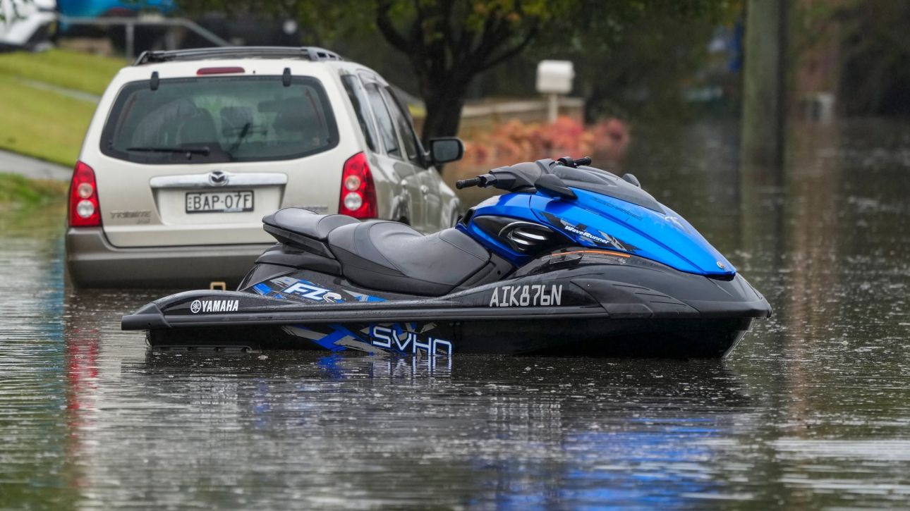 &Alpha;&upsilon;&sigma;&tau;&rho;&alpha;&lambda;ί&alpha;: &Xi;&alpha;&phi;&nu;&iota;&kappa;έ&sigmaf; &pi;&lambda;&eta;&mu;&mu;ύ&rho;&epsilon;&sigmaf; &sigma;&tau;&eta; &Beta;&iota;&kappa;&tau;ώ&rho;&iota;&alpha; - &Alpha;&upsilon;&tau;&omicron;&kappa;ί&nu;&eta;&tau;&alpha; &pi;&alpha;&rho;&alpha;&sigma;ύ&rho;&theta;&eta;&kappa;&alpha;&nu; &sigma;&tau;&eta; &theta;ά&lambda;&alpha;&sigma;&sigma;&alpha;