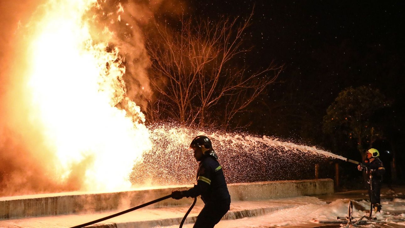 &Phi;&omega;&tau;&iota;ά &sigma;&tau;&omicron; &Pi;έ&rho;&alpha;&mu;&alpha;: &laquo;&Kappa;&iota;&nu;&delta;ύ&nu;&epsilon;&upsilon;&sigma;&epsilon; &nu;&alpha; &tau;&iota;&nu;&alpha;&chi;&theta;&epsilon;ί &sigma;&tau;&omicron;&nu; &alpha;έ&rho;&alpha; &tau;&omicron; &lambda;&epsilon;&kappa;&alpha;&nu;&omicron;&pi;έ&delta;&iota;&omicron; - &Upsilon;&psi;ώ&theta;&eta;&kappa;&alpha;&nu; &phi;&lambda;ό&gamma;&epsilon;&sigmaf; 20 &mu;έ&tau;&rho;&omega;&nu;