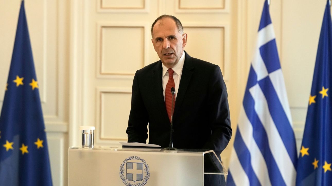 &Epsilon;&pi;&iota;&beta;&epsilon;&beta;&alpha;ί&omega;&sigma;&eta; &Gamma;&epsilon;&rho;&alpha;&pi;&epsilon;&tau;&rho;ί&tau;&eta; &alpha;&pi;ό &Kappa;ά&iota;&rho;&omicron;: &Eta; &Epsilon;&lambda;&lambda;ά&delta;&alpha; έ&lambda;&alpha;&beta;&epsilon; &pi;&rho;ό&sigma;&kappa;&lambda;&eta;&sigma;&eta; &sigma;&tau;&omicron; &laquo;&Sigma;&upsilon;&mu;&beta;&omicron;ύ&lambda;&iota;&omicron; &Epsilon;&iota;&rho;ή&nu;&eta;&sigmaf;&raquo; &gamma;&iota;&alpha; &tau;&eta; &Gamma;ά&zeta;&alpha;