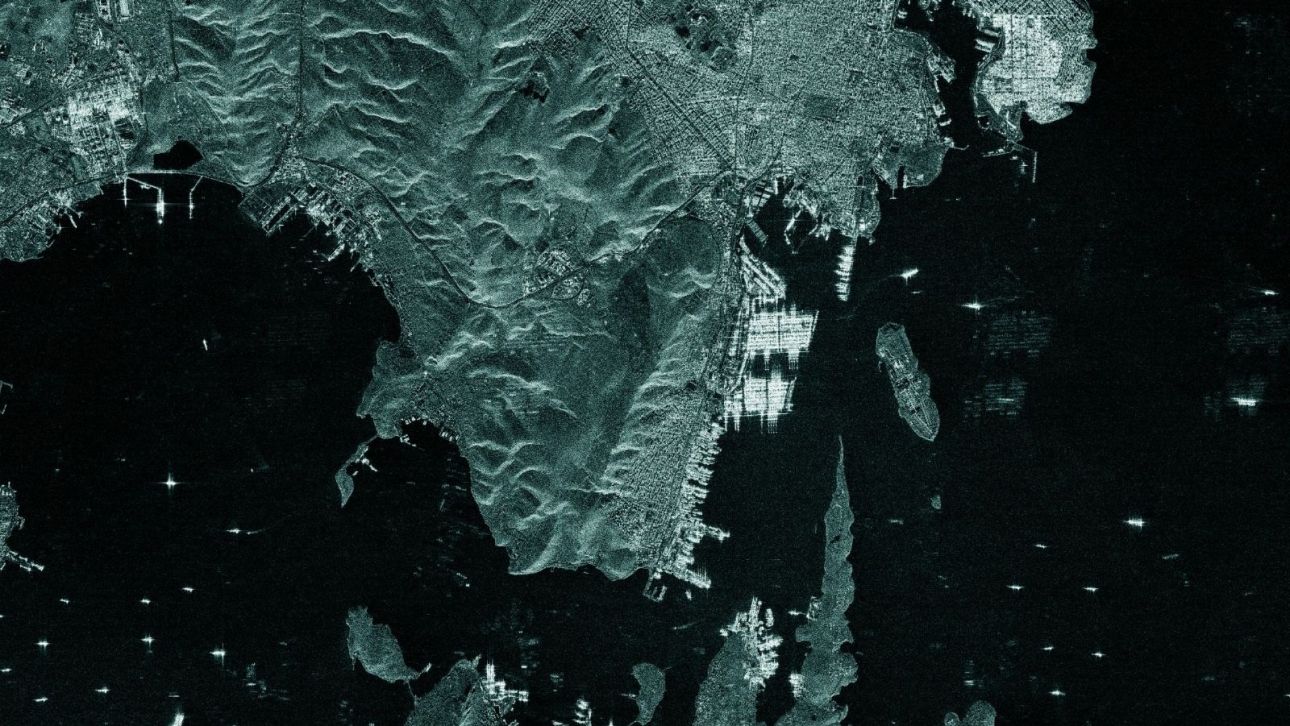 &Omicron;&iota; &pi;&rho;ώ&tau;&epsilon;&sigmaf; &epsilon;&iota;&kappa;ό&nu;&epsilon;&sigmaf; &alpha;&pi;ό &tau;&omicron;&upsilon;&sigmaf; &mu;&iota;&kappa;&rho;&omicron;&delta;&omicron;&rho;&upsilon;&phi;ό&rho;&omicron;&upsilon;&sigmaf; &tau;&eta;&sigmaf; &Epsilon;&lambda;&lambda;ά&delta;&alpha;&sigmaf;- &Pi;&alpha;&pi;&alpha;&sigma;&tau;&epsilon;&rho;&gamma;ί&omicron;&upsilon;: &laquo;&Alpha;&pi;ό &tau;&omicron;&nu; &sigma;&chi;&epsilon;&delta;&iota;&alpha;&sigma;&mu;ό &sigma;&tau;&eta;&nu; &pi;&rho;ά&xi;&eta;&raquo;