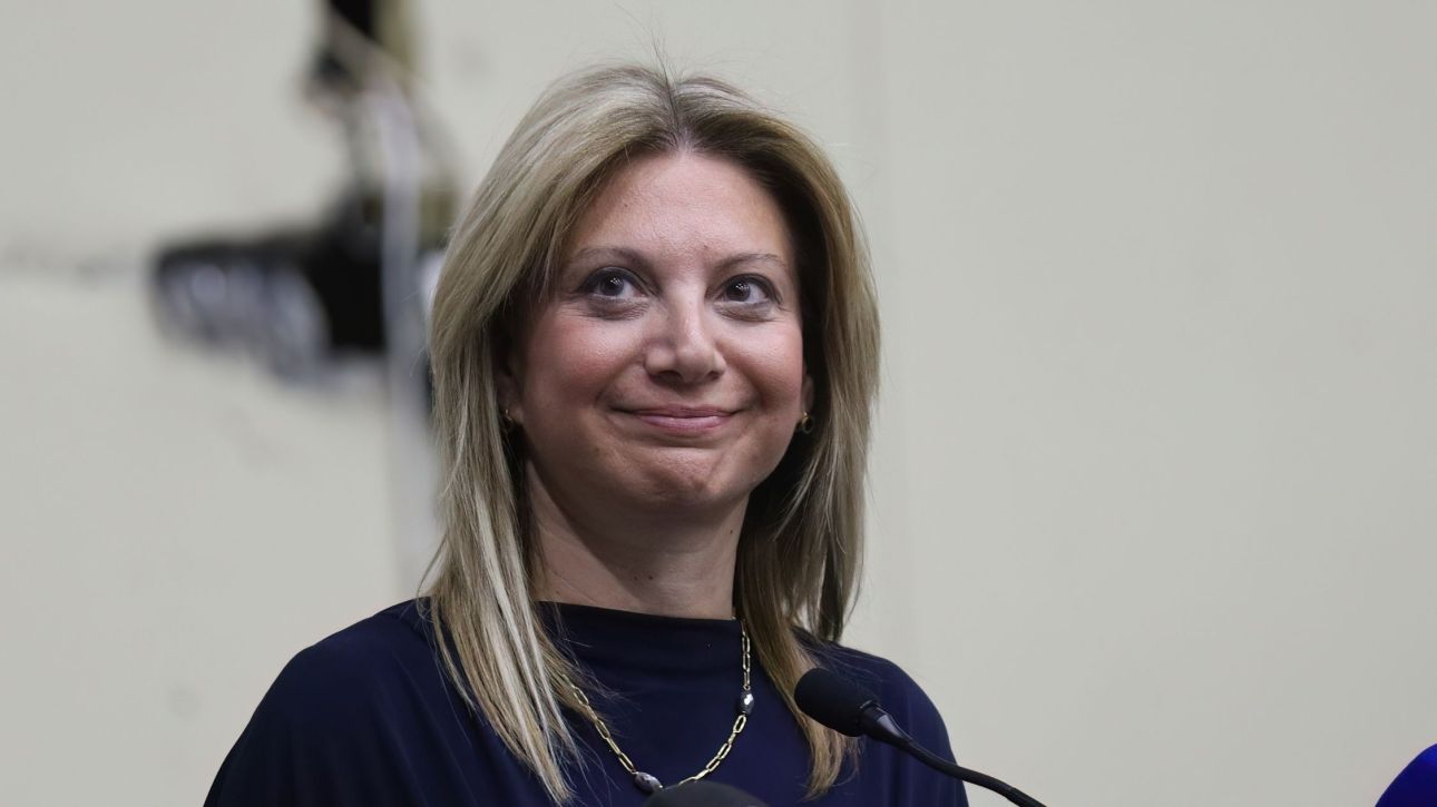 &Kappa;&alpha;&rho;&upsilon;&sigma;&tau;&iota;&alpha;&nu;&omicron;ύ: &Pi;&rho;&iota;&nu; &alpha;&pi;ό &tau;&omicron; &kappa;&alpha;&lambda;&omicron;&kappa;&alpha;ί&rho;&iota; &eta; &alpha;&nu;&alpha;&kappa;&omicron;ί&nu;&omega;&sigma;&eta; &tau;&omicron;&upsilon; &kappa;ό&mu;&mu;&alpha;&tau;&omicron;&sigmaf;-&Mu;&omicron;&upsilon; &pi;&rho;ό&tau;&epsilon;&iota;&nu;&alpha;&nu; &tau;&omicron; &upsilon;&pi;&omicron;&upsilon;&rho;&gamma;&epsilon;ί&omicron; &Delta;&iota;&kappa;&alpha;&iota;&omicron;&sigma;ύ&nu;&eta;&sigmaf;