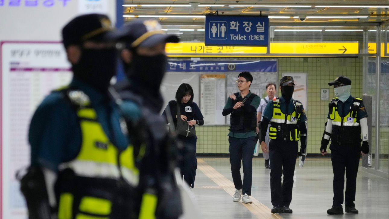 &Nu;ό&tau;&iota;&alpha; &Kappa;&omicron;&rho;έ&alpha;: &Gamma;&upsilon;&nu;&alpha;ί&kappa;&alpha; &epsilon;&pi;&iota;&tau;έ&theta;&eta;&kappa;&epsilon; &mu;&epsilon; &mu;&alpha;&chi;&alpha;ί&rho;&iota; &sigma;&epsilon; ά&nu;&tau;&rho;&alpha; &sigma;&tau;&omicron; &pi;&rho;ώ&tau;&omicron; &rho;&alpha;&nu;&tau;&epsilon;&beta;&omicron;ύ