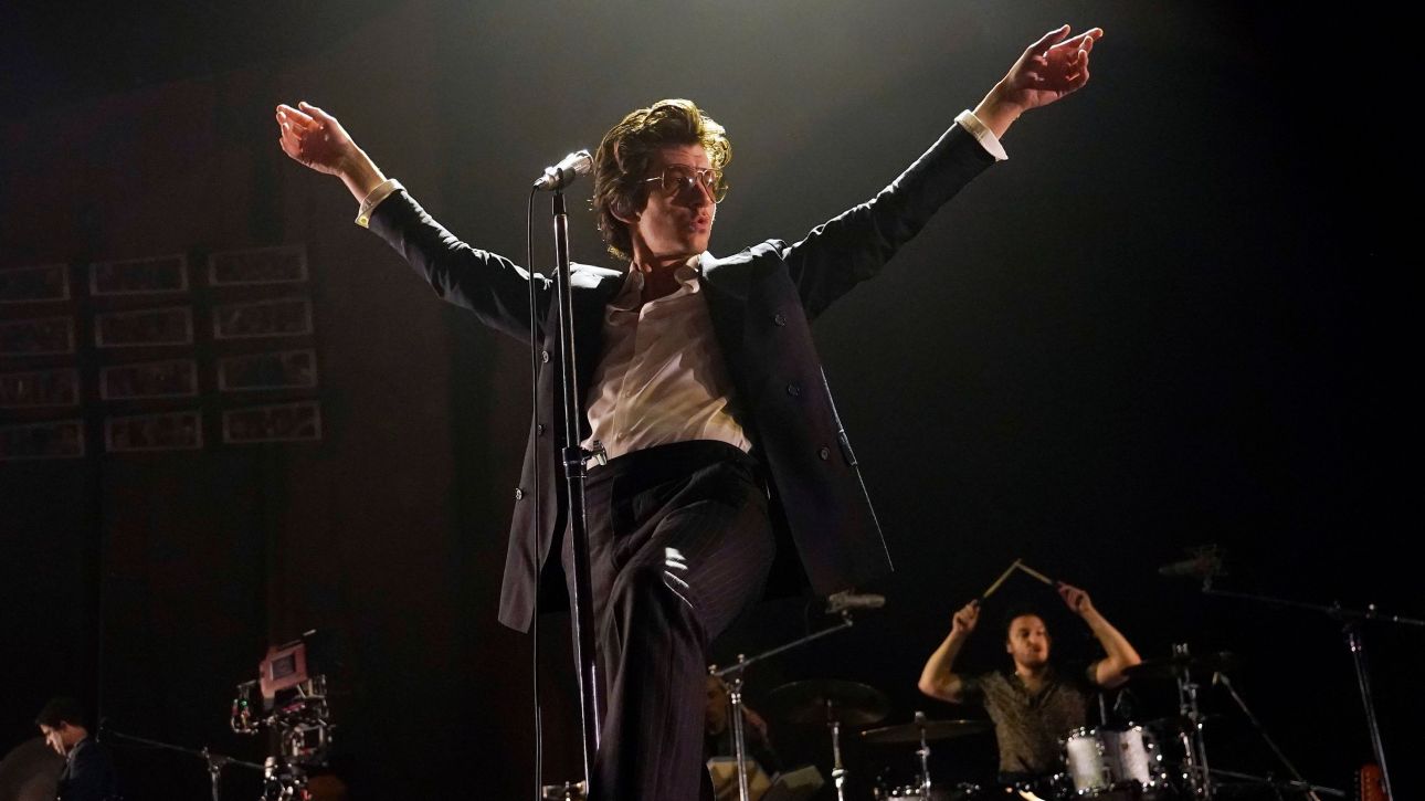 Νέο τραγούδι για καλό σκοπό προαναγγέλλουν οι Arctic Monkeys