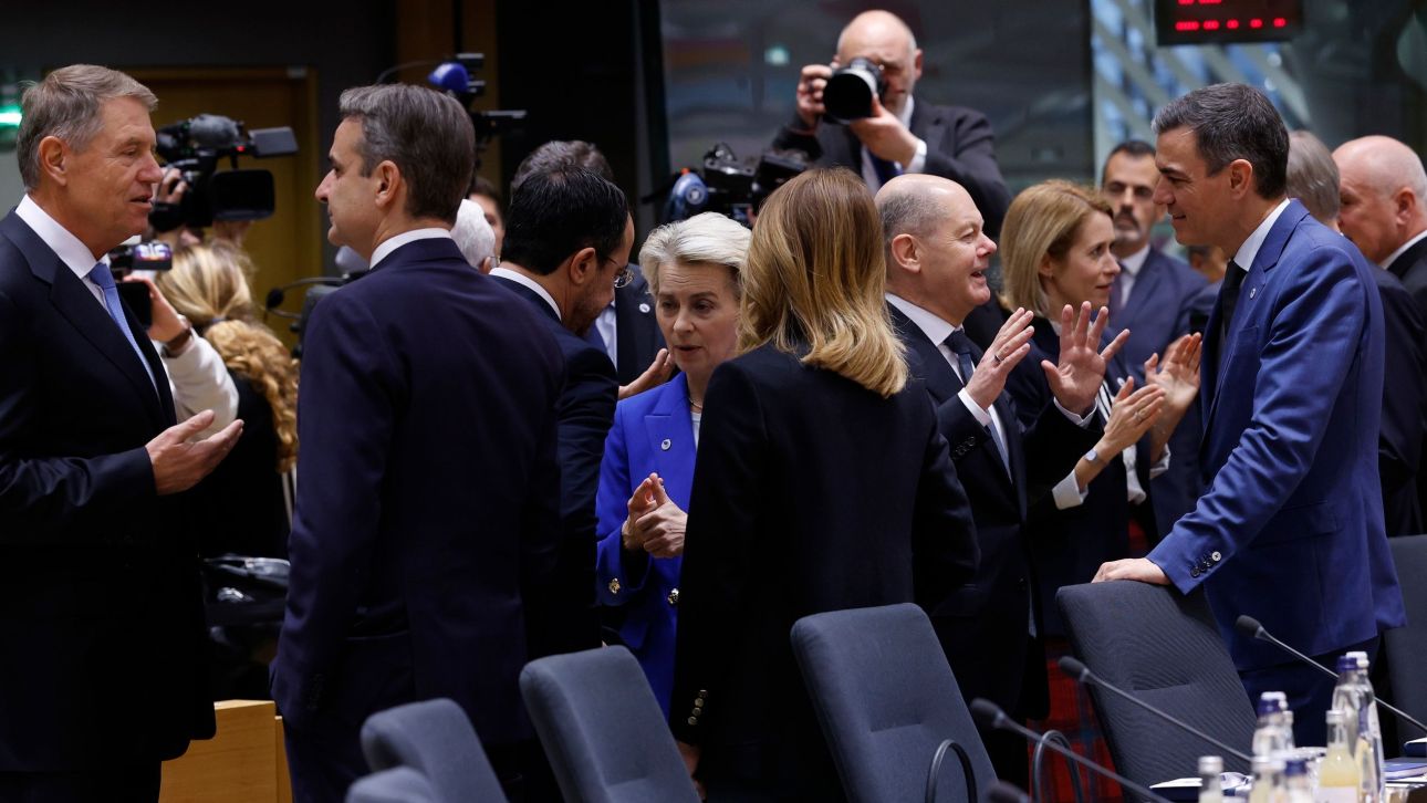 &Sigma;&epsilon; &lambda;&epsilon;&pi;&tau;ό &pi;ά&gamma;&omicron; &eta; &Epsilon;&upsilon;&rho;ώ&pi;&eta;: &Tau;&alpha; &laquo;ό&pi;&lambda;&alpha;&raquo; &tau;&omicron;&upsilon;&sigmaf; &alpha;&pi;έ&nu;&alpha;&nu;&tau;&iota; &sigma;&tau;&omicron;&nu; &Tau;&rho;&alpha;&mu;&pi; &laquo;&xi;&epsilon;&sigma;&kappa;&omicron;&nu;ί&zeta;&omicron;&upsilon;&nu;&raquo; &omicron;&iota; &eta;&gamma;έ&tau;&epsilon;&sigmaf;