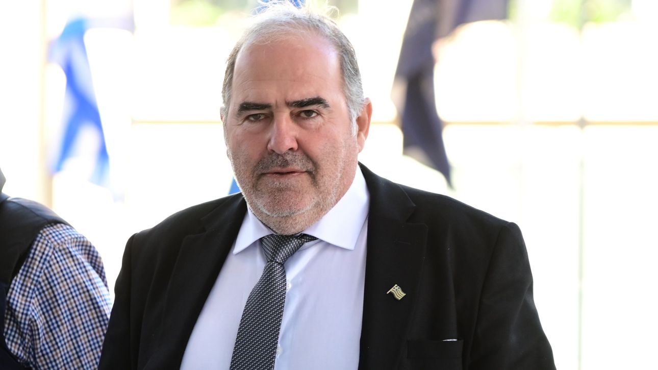 &Pi;&upsilon;&rho; &omicron;&mu;&alpha;&delta;ό&nu; &alpha;&pi;ό &tau;&alpha; &kappa;ό&mu;&mu;&alpha;&tau;&alpha; &gamma;&iota;&alpha; &tau;&eta;&nu; &alpha;&nu;&alpha;&phi;&omicron;&rho;ά &beta;&omicron;&upsilon;&lambda;&epsilon;&upsilon;&tau;ή &sigma;&tau;&eta; &Chi;&omicron;ύ&nu;&tau;&alpha;