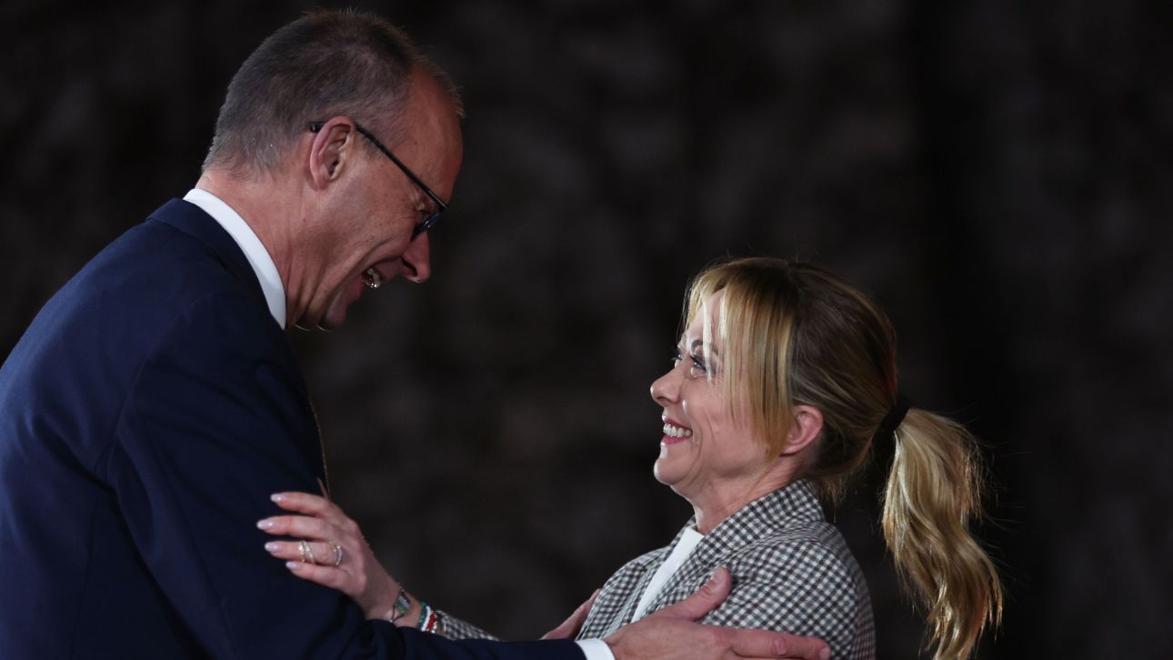 Ό&tau;&alpha;&nu; &omicron; &gamma;&alpha;&lambda;&lambda;&omicron;&gamma;&epsilon;&rho;&mu;&alpha;&nu;&iota;&kappa;ό&sigmaf; ά&xi;&omicron;&nu;&alpha;&sigmaf; &laquo;&sigma;&beta;ή&nu;&epsilon;&iota;&raquo;, &omicron; &Mu;&epsilon;&rho;&tau;&sigmaf; &sigma;&tau;&rho;έ&phi;&epsilon;&tau;&alpha;&iota; &sigma;&tau;&eta; &Mu;&epsilon;&lambda;ό&nu;&iota; - &Tau;&omicron; &nu;έ&omicron; &iota;&sigma;&chi;&upsilon;&rho;ό &delta;ί&delta;&upsilon;&mu;&omicron; &sigma;&tau;&eta;&nu; &Epsilon;&Epsilon;