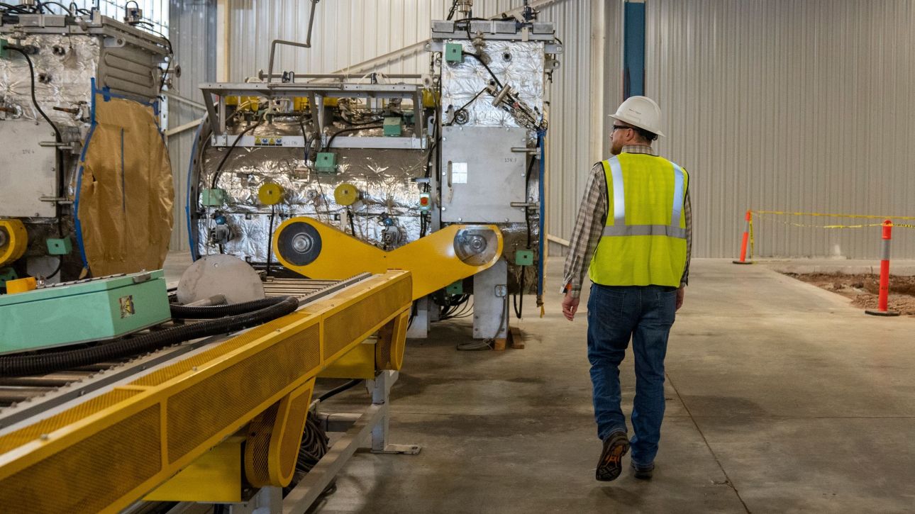 Ά&lambda;&mu;&alpha; 20% &sigma;&tau;&eta; &mu;&epsilon;&tau;&omicron;&chi;ή &tau;&eta;&sigmaf; USA Rare Earth - &Eta; &kappa;&upsilon;&beta;έ&rho;&nu;&eta;&sigma;&eta; &alpha;&pi;&omicron;&kappa;&tau;ά &mu;&epsilon;&rho;ί&delta;&iota;&omicron; &sigma;&tau;&omicron; &mu;&epsilon;&tau;&omicron;&chi;&iota;&kappa;ό &kappa;&epsilon;&phi;ά&lambda;&alpha;&iota;&omicron;